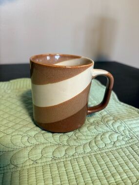 Swirl coffee mug